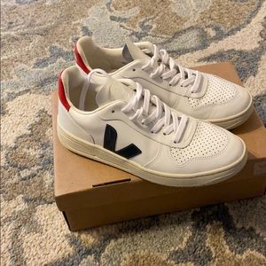 Veja Womems Sneakers